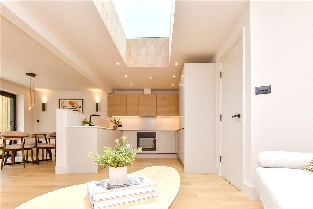 Property photo 3 of 14 Internal Lifestyle Photograph