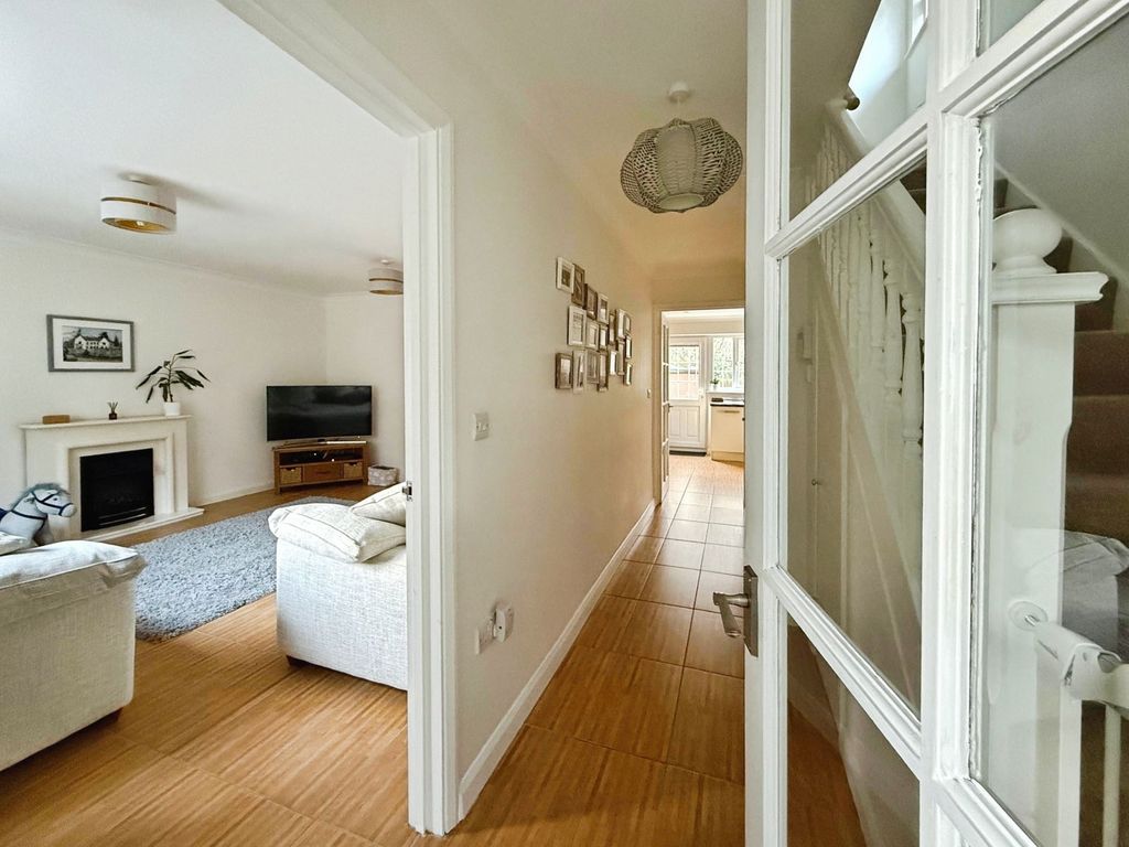 Property photo 3 of 32