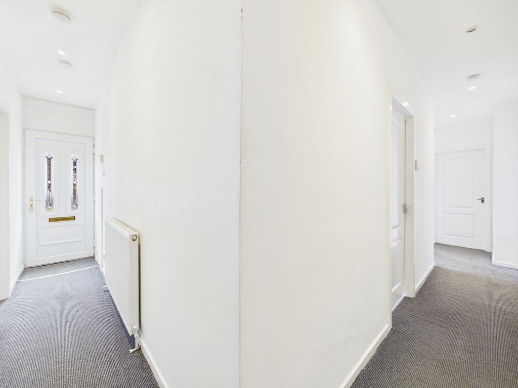 Property photo 3 of 21 Entrance Hall 59