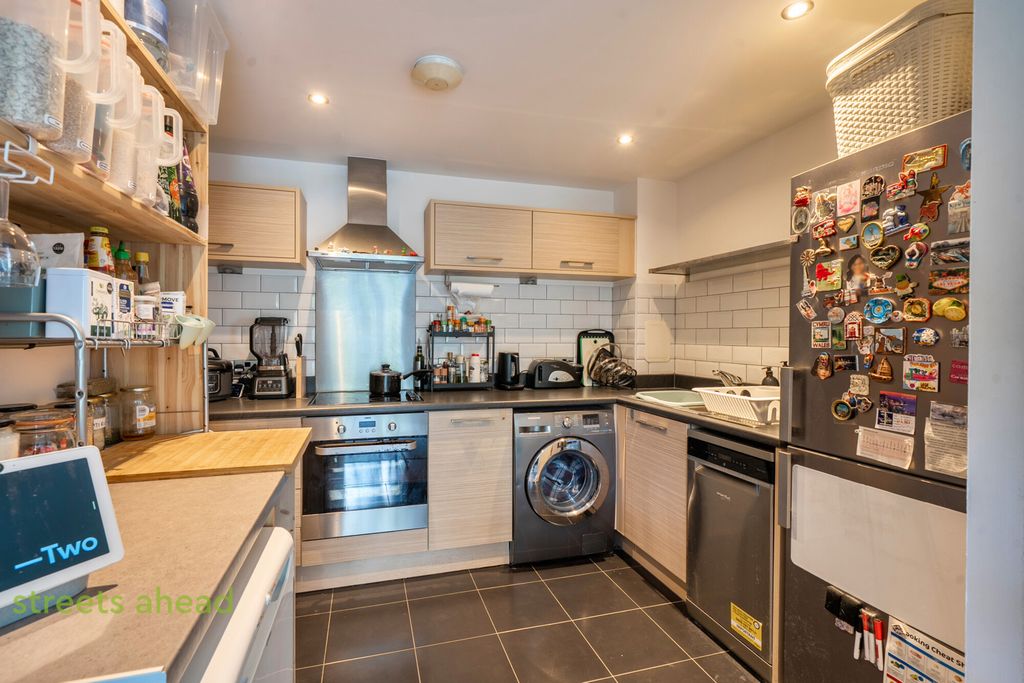 Property photo 3 of 15 4c2d0E94-Db6F-4Da...