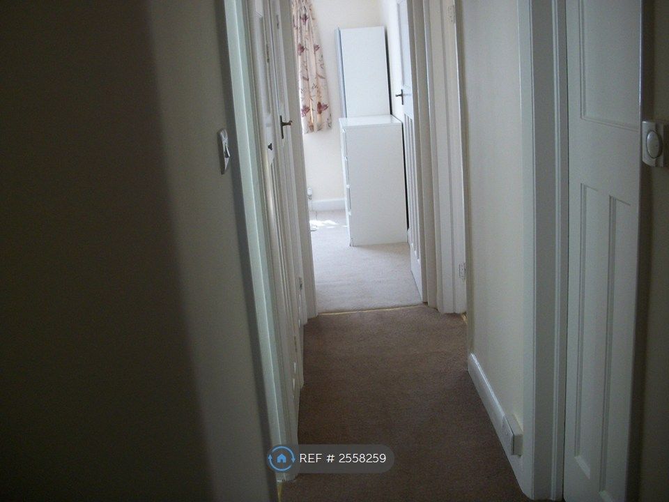 Property photo 2 of 32