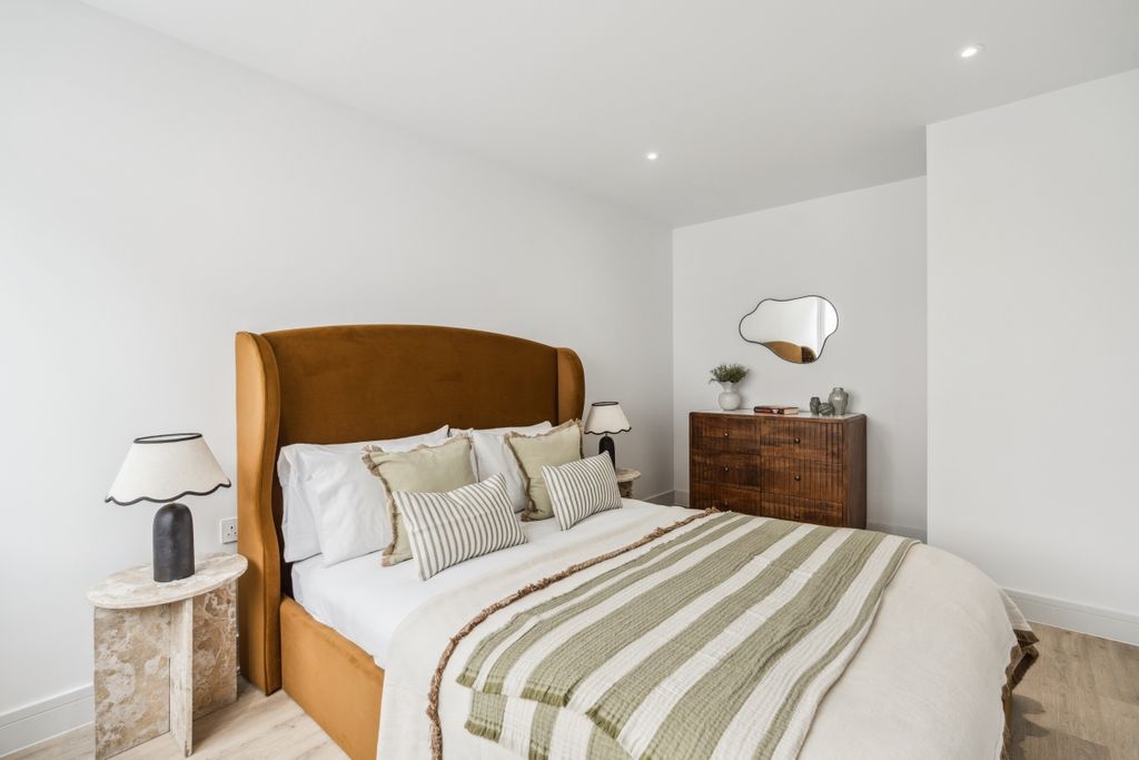 Property photo 1 of 7 4......
