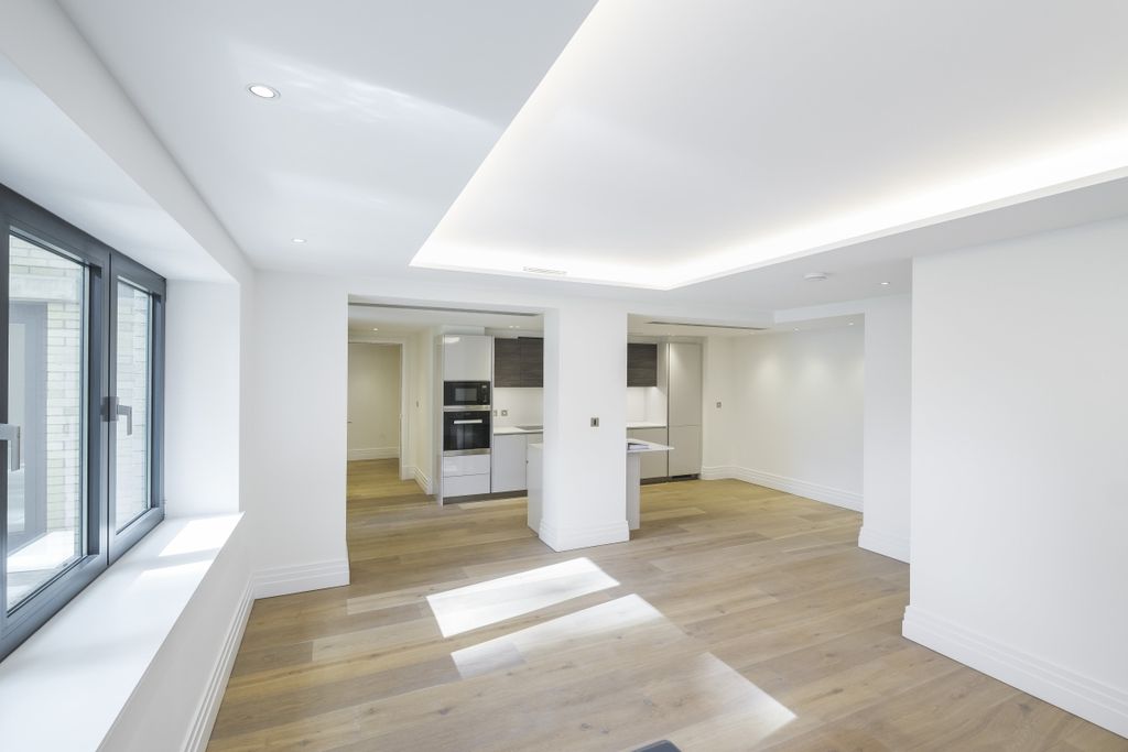 Property photo 1 of 12 Living Room