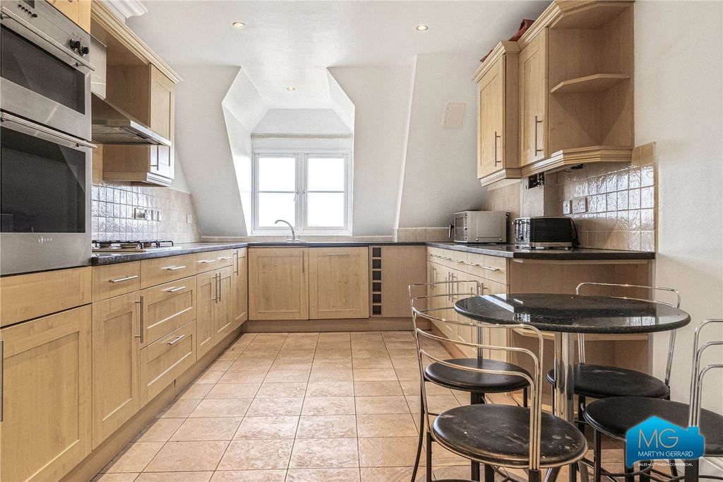 Property photo 2 of 18 Picture No. 02