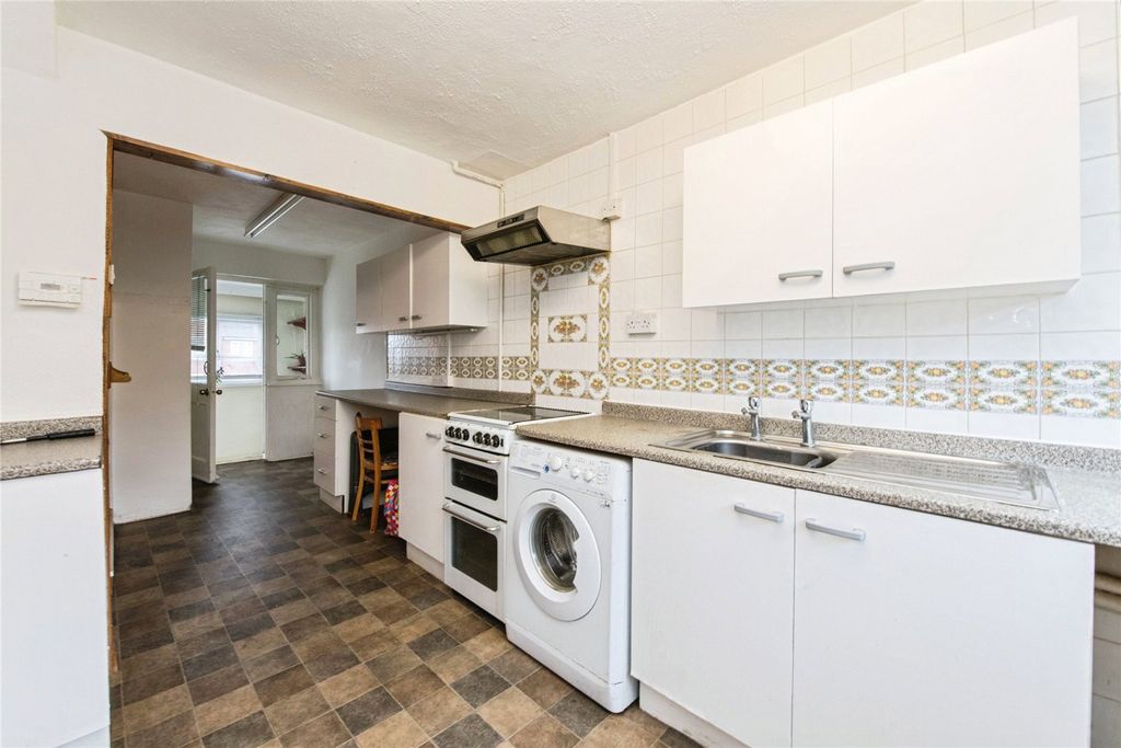 Property photo 3 of 11 Picture No. 15