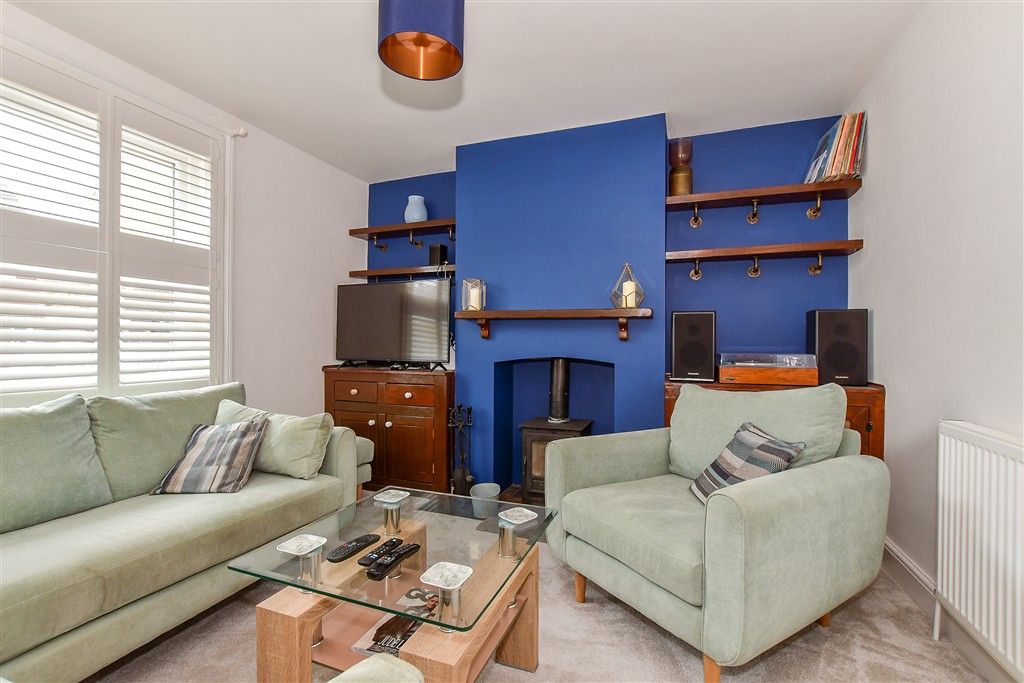 Property photo 2 of 17 Lounge