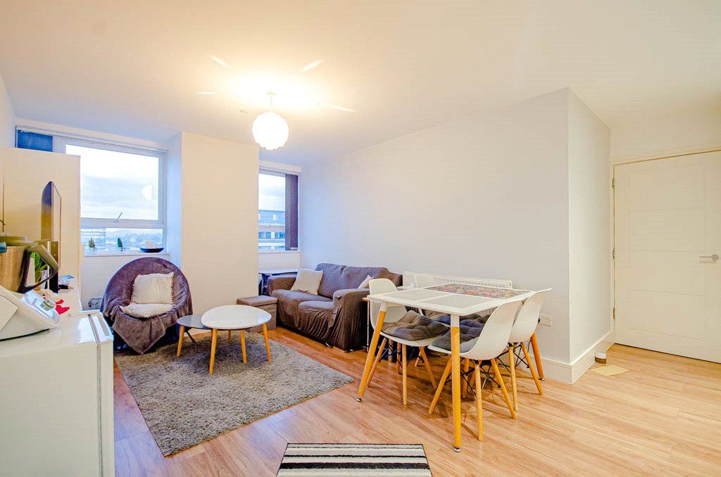 Property photo 1 of 8 Lounge