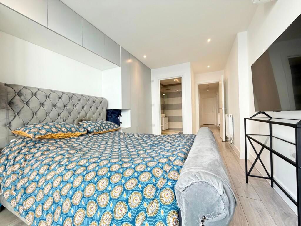Additional image 8 of 3 bed flat for saleSouth Drive, Coulsdon CR5