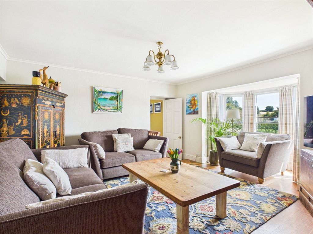 Property photo 2 of 27 Picture No. 02