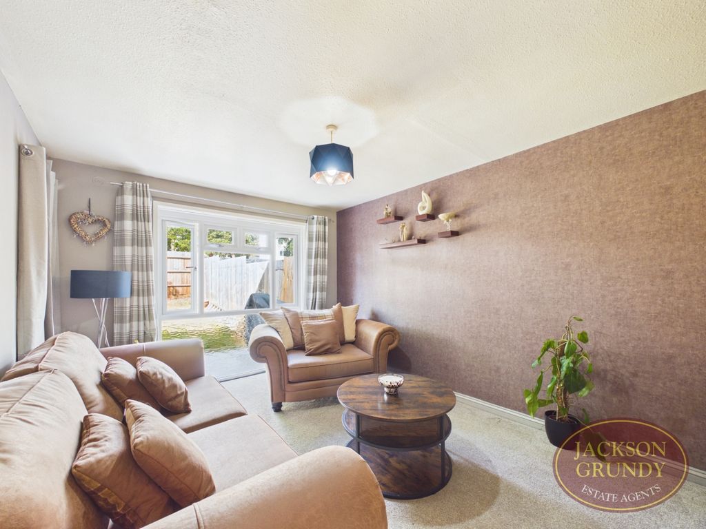 Property photo 3 of 16 Lower Meadow Court