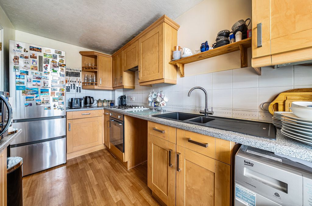 Property photo 3 of 24 3 - 1371649-7-68F9067...