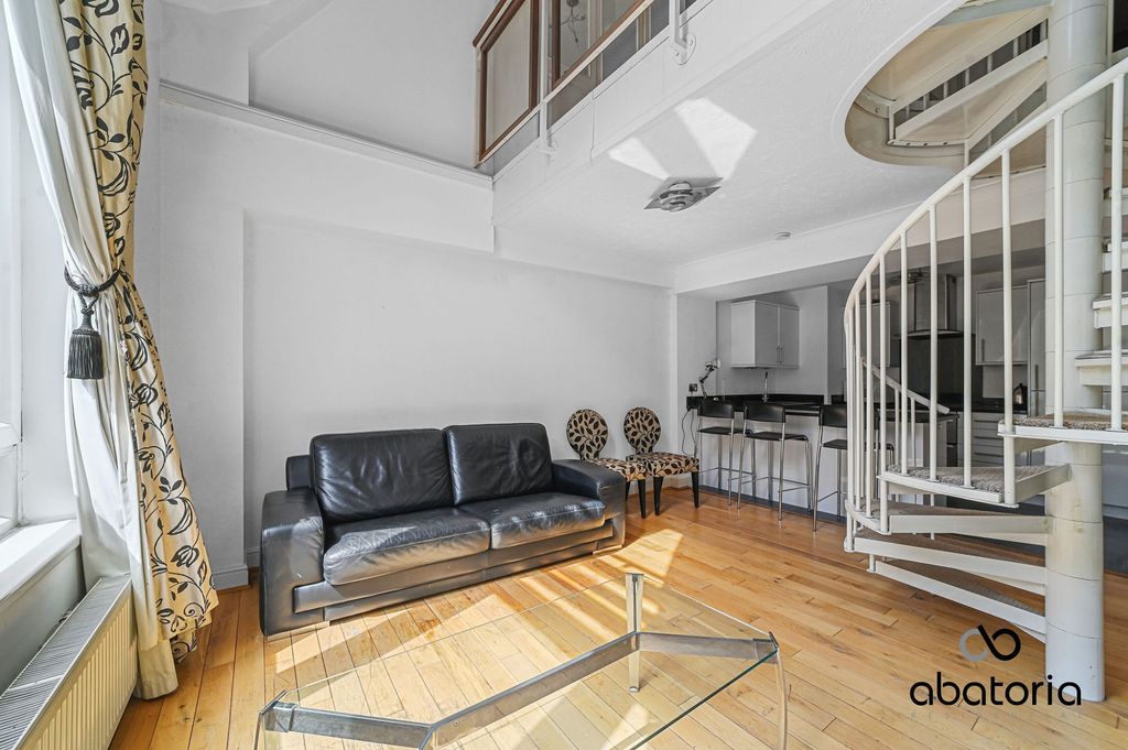 Property photo 3 of 18