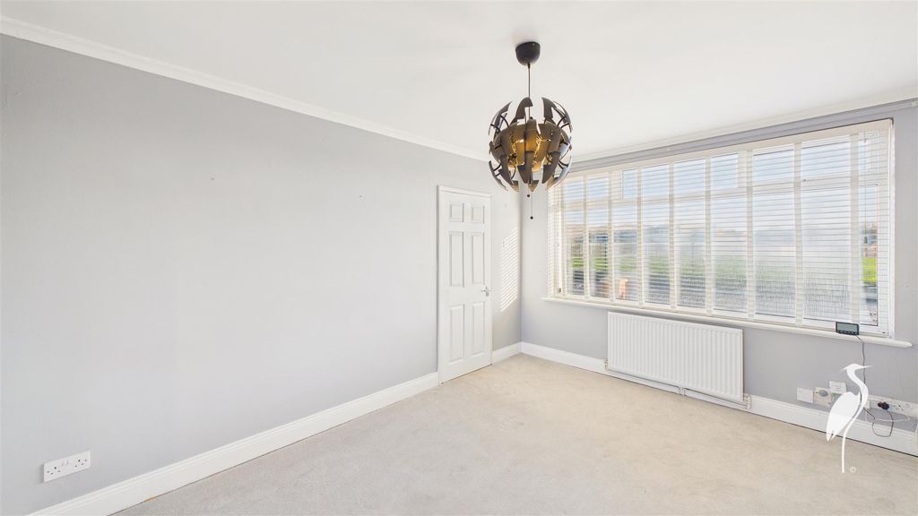 Property photo 3 of 21 Lounge