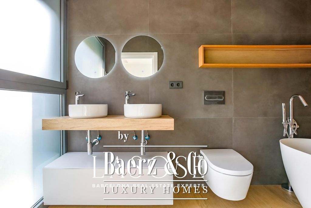 Property photo 1 of 50