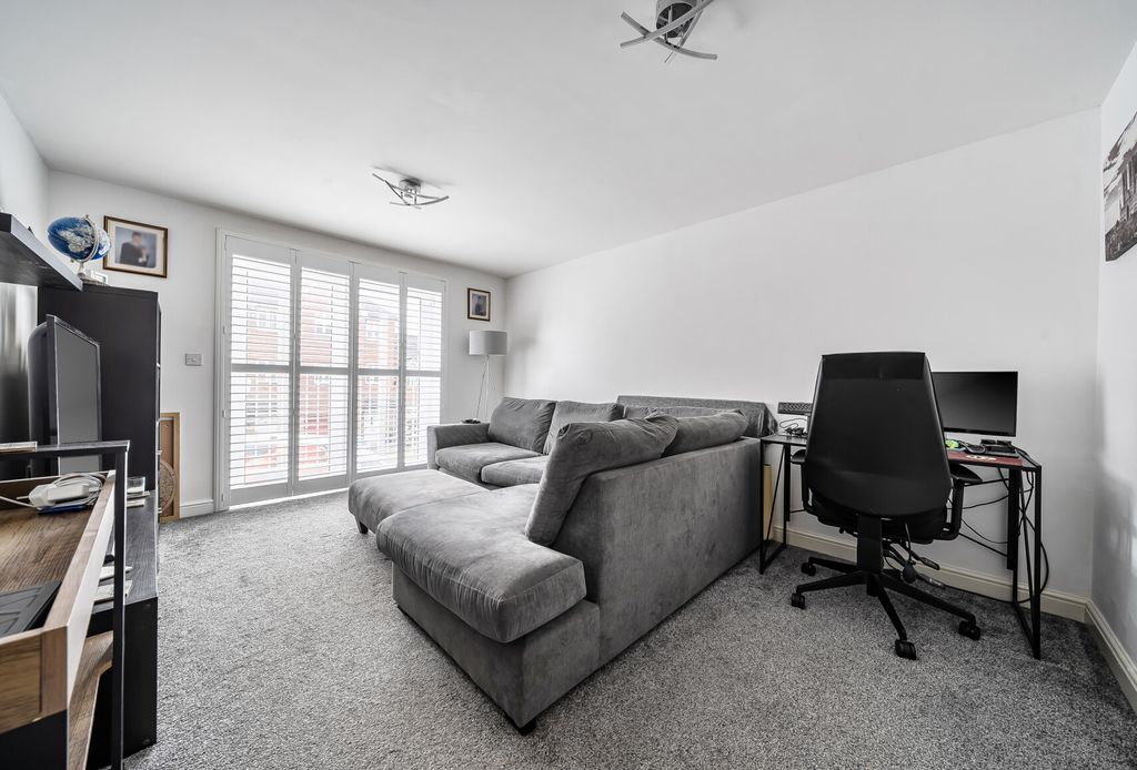 Property photo 2 of 13 1435110-10-69Ca79...