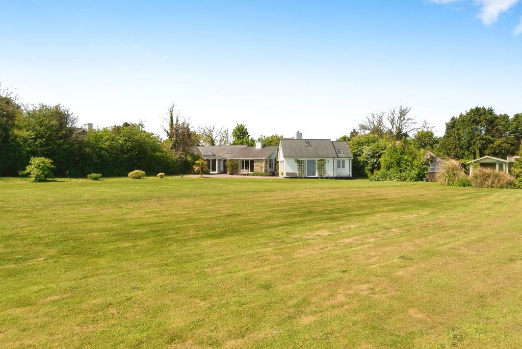 Property photo 3 of 31 Photo