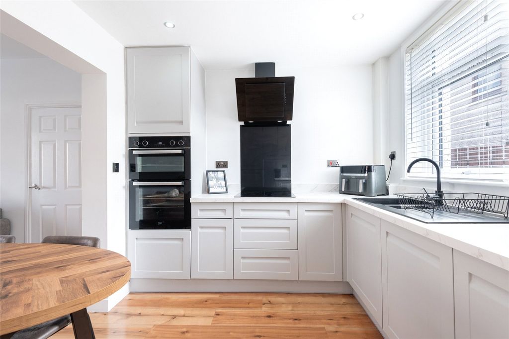 Property photo 3 of 39 Picture 3