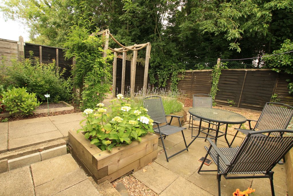 Property photo 3 of 4