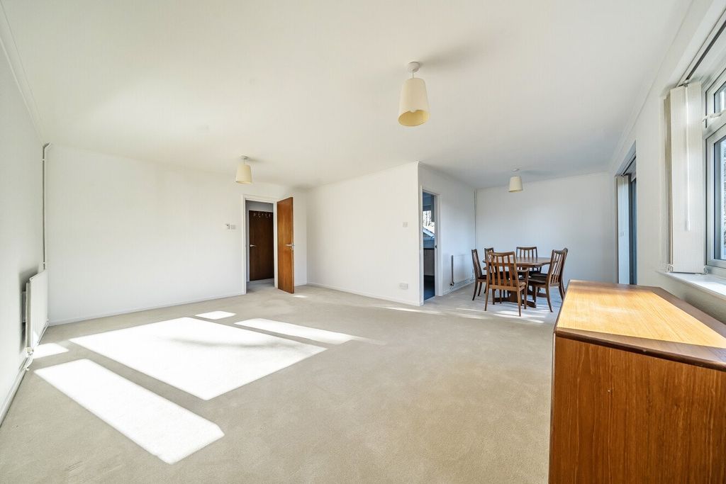 Property photo 2 of 25 Picture No. 18