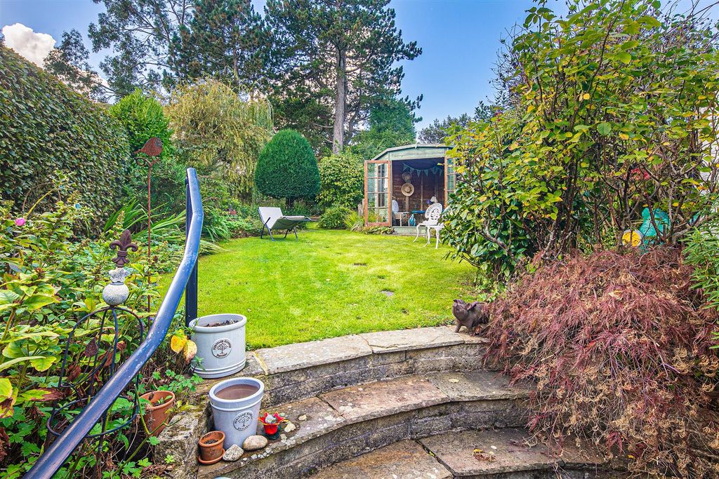 Property photo 3 of 31 Garden