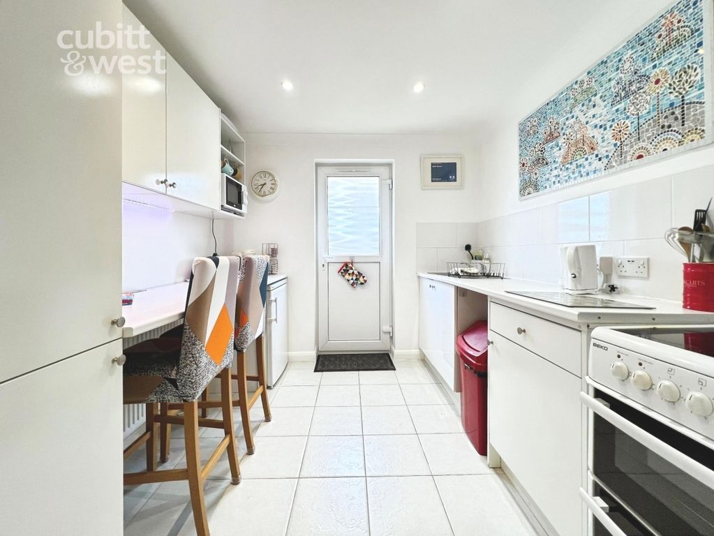 Property photo 1 of 8 Kitchen