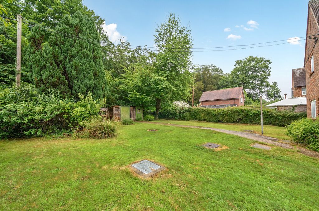 Property photo 2 of 16 1306296-2-6841813...