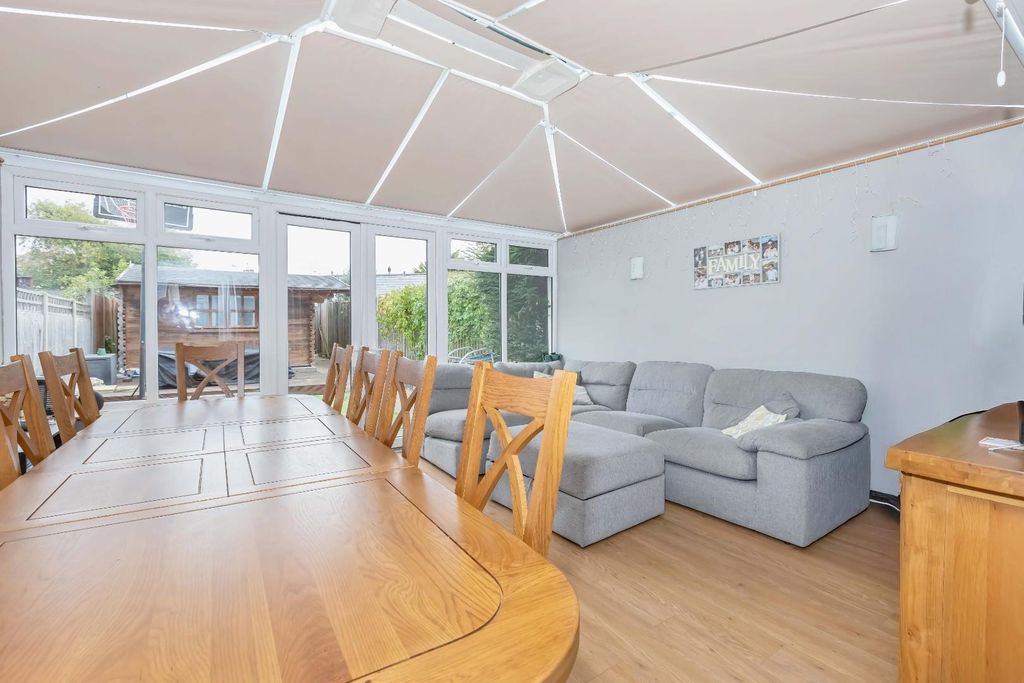 Property photo 3 of 22 Old Shoreham Rd_17.Jpg