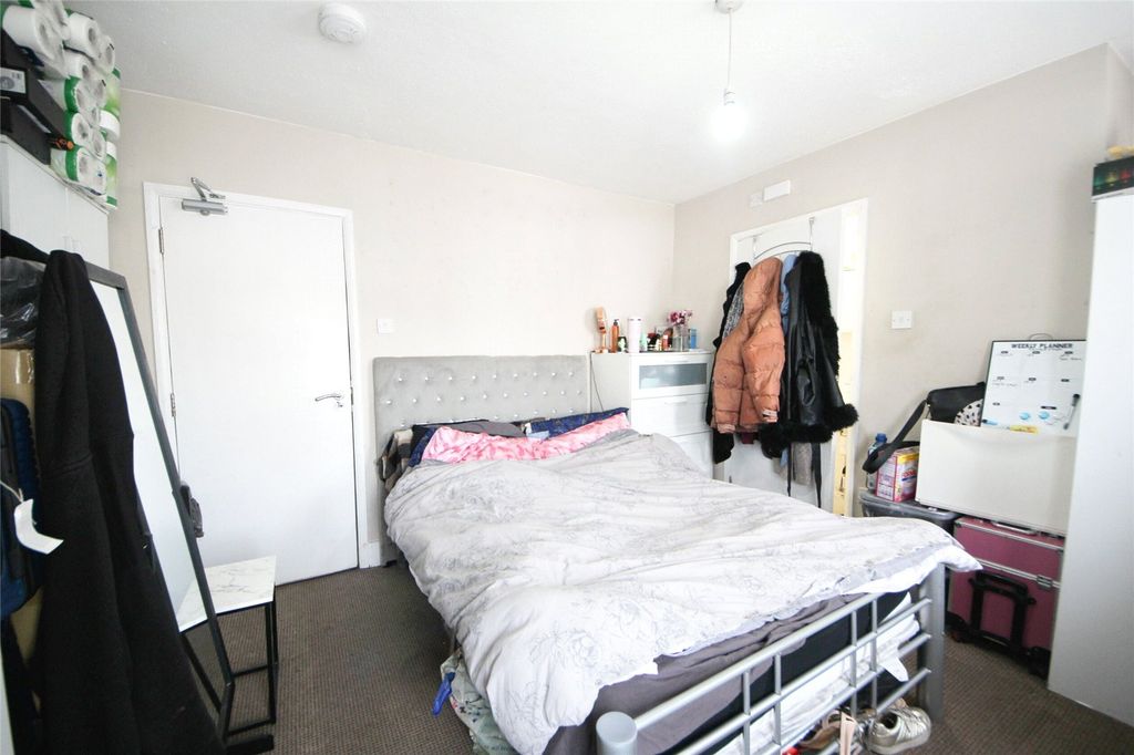 Property photo 2 of 10 Picture No. 05