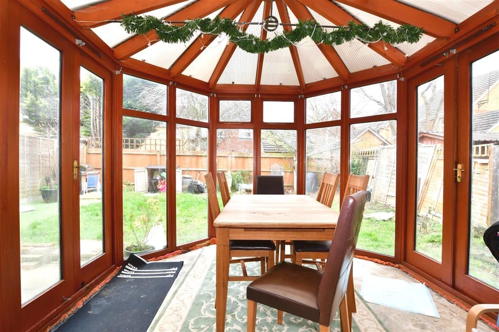 Property photo 2 of 7 Conservatory