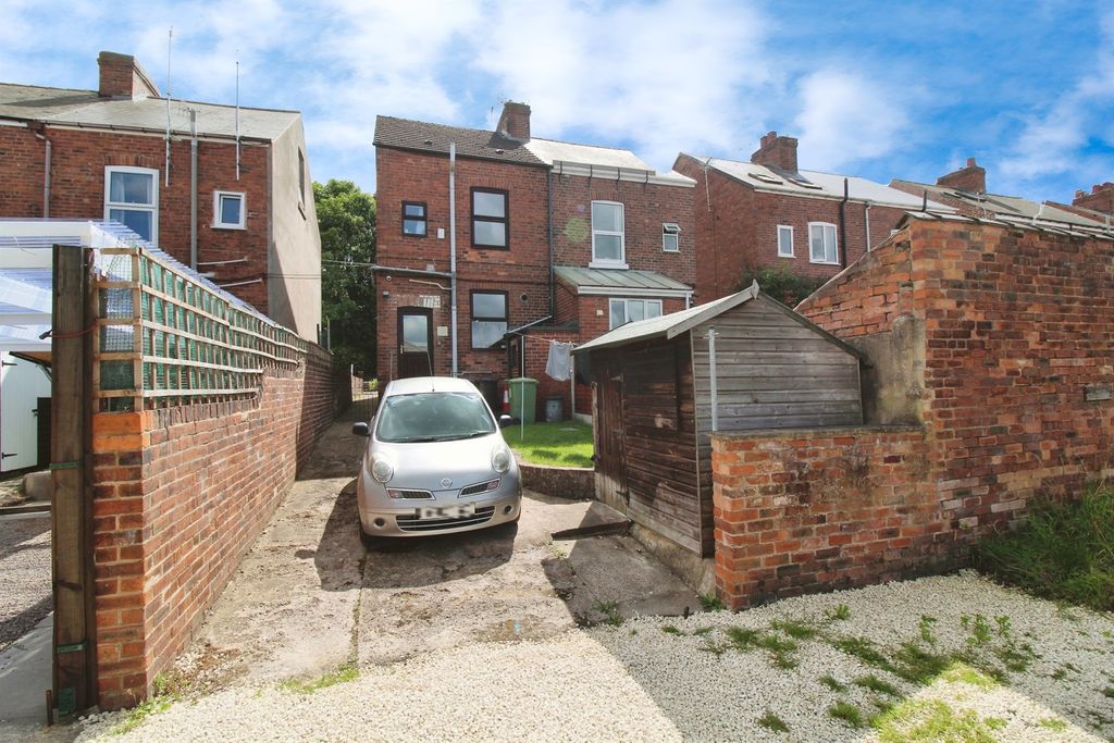 Property photo 3 of 17