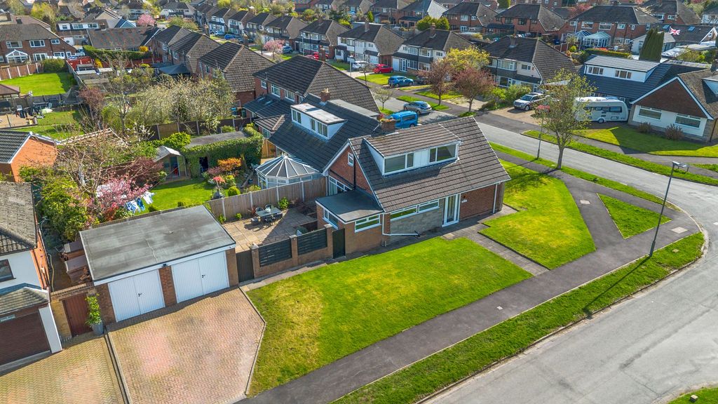 Property photo 2 of 28