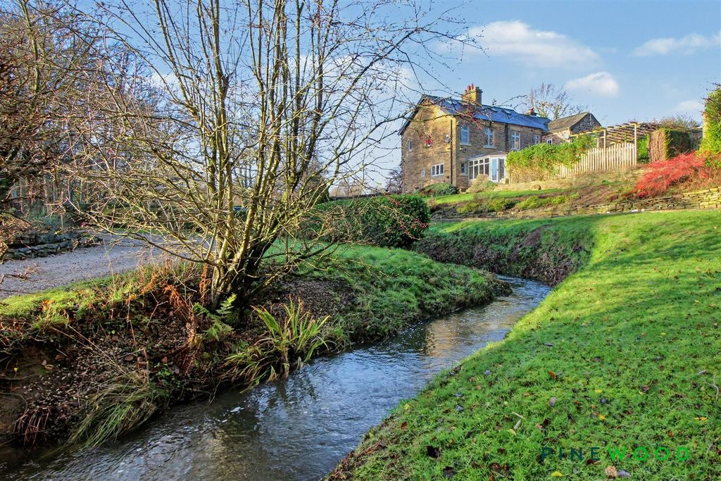 Property photo 2 of 41 Exterior