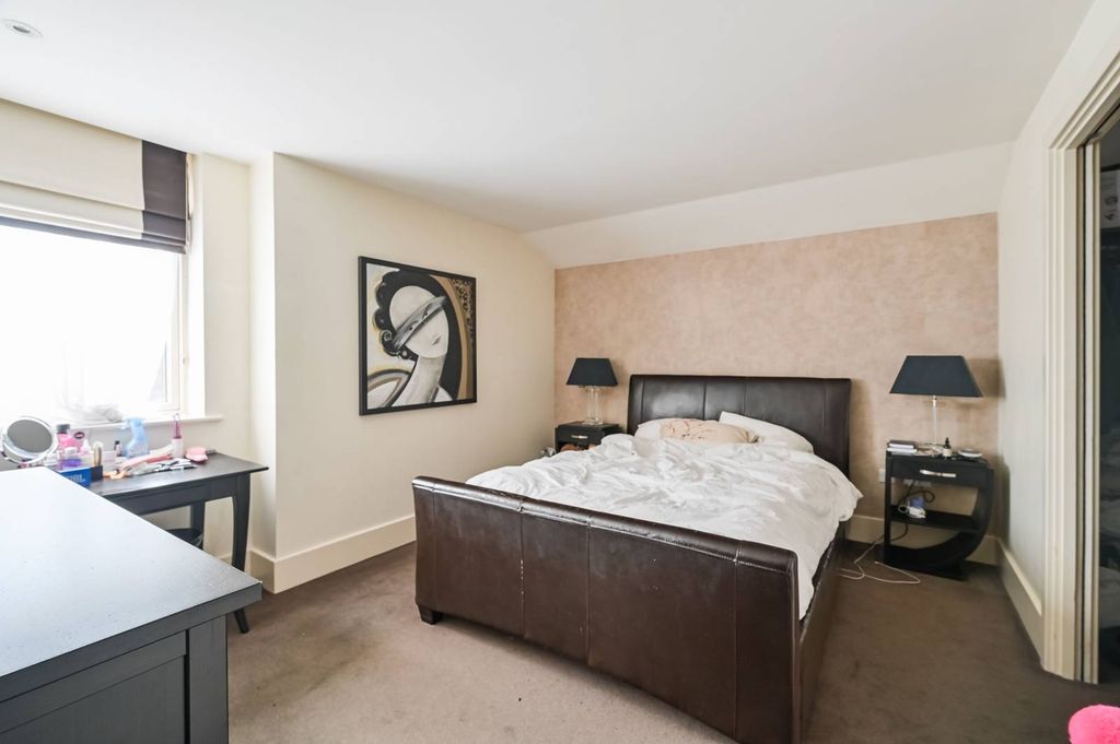 Property photo 3 of 7