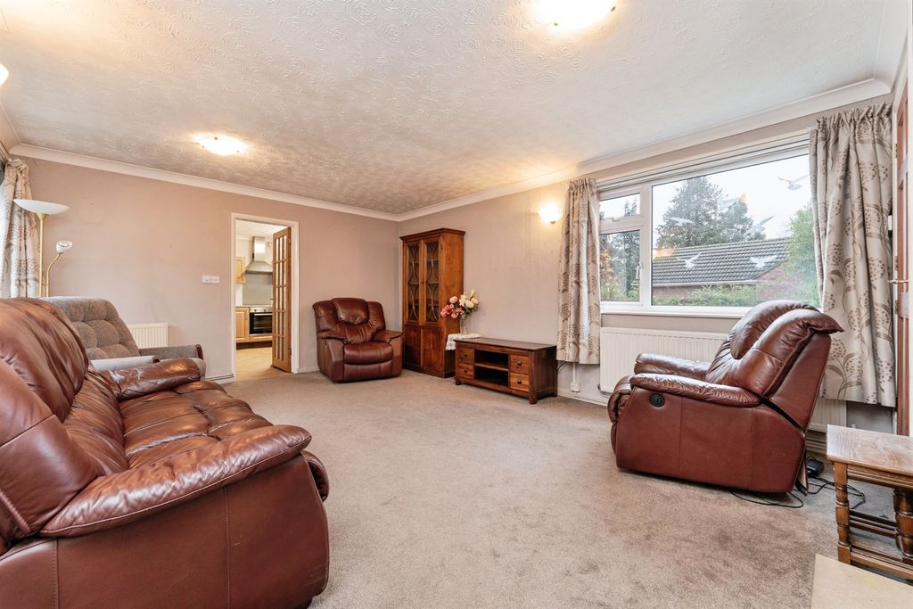 Property photo 3 of 17