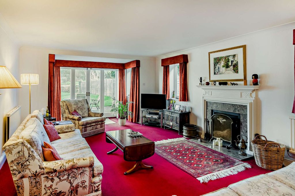 Property photo 2 of 23 Sitting Room