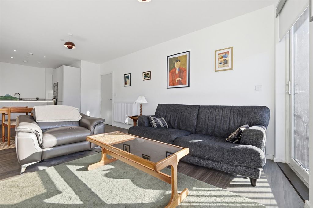 Property photo 2 of 27 25.Jpg