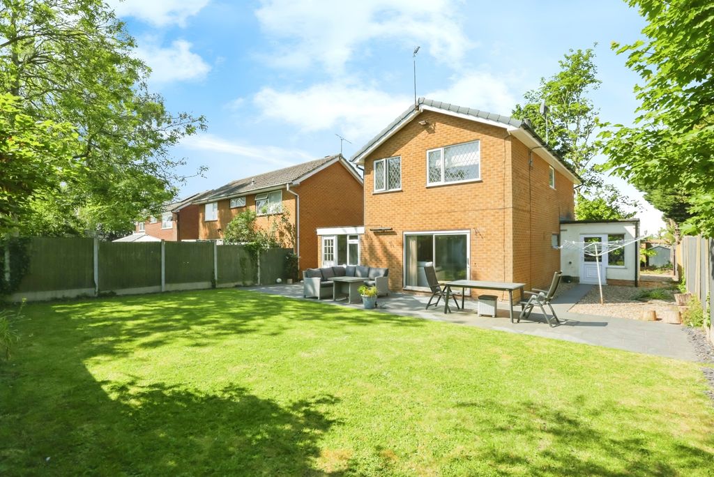 Property photo 2 of 17 Photo