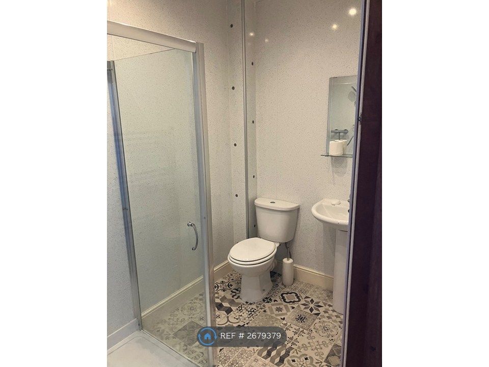 Property photo 3 of 15 Bathroom