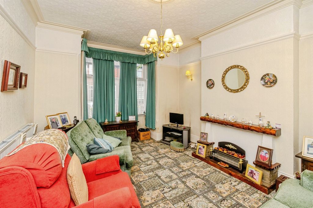 Property photo 2 of 19