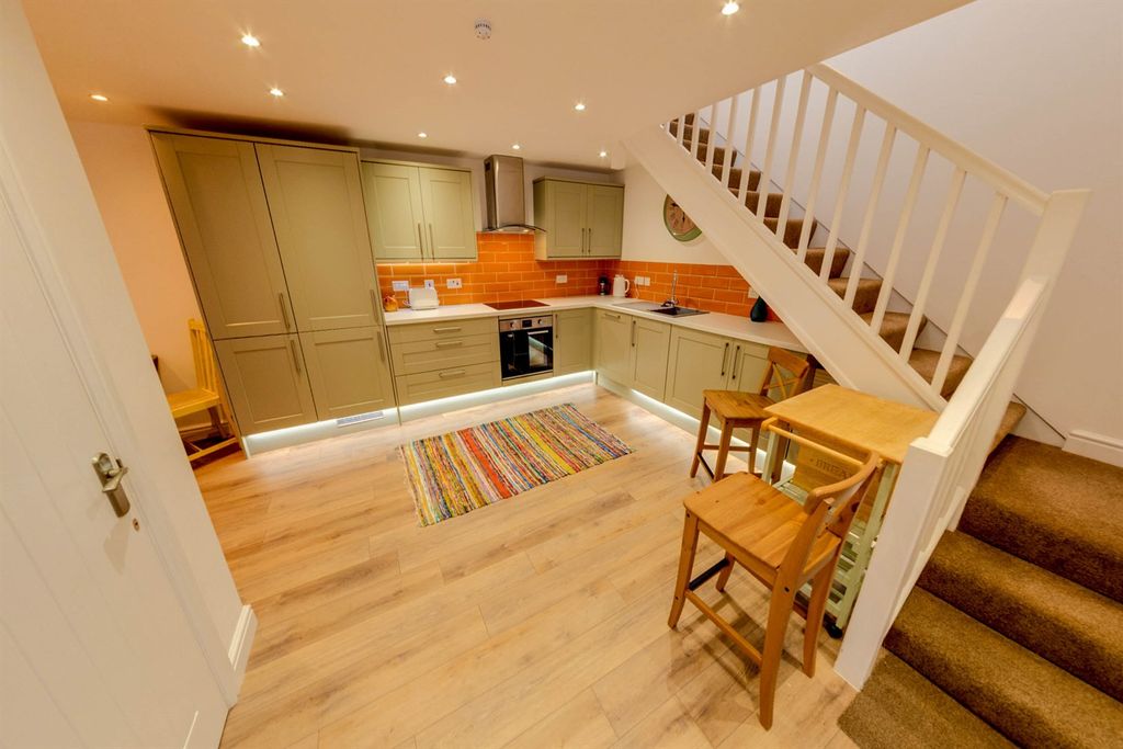 Property photo 2 of 17 Kitchen
