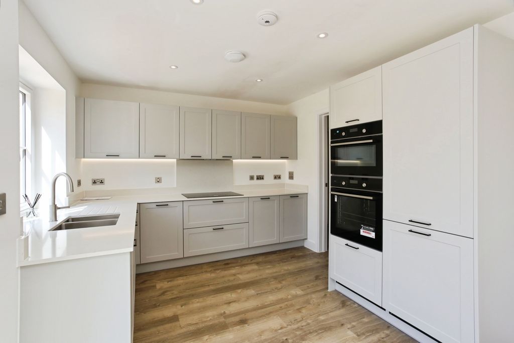 Property photo 2 of 14 Pbox-Img.Jpg