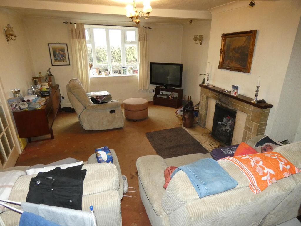 Property photo 2 of 6 Living Room