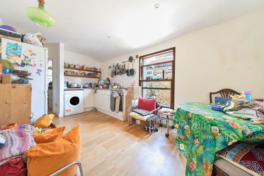 Property photo 3 of 10 Picture No. 05