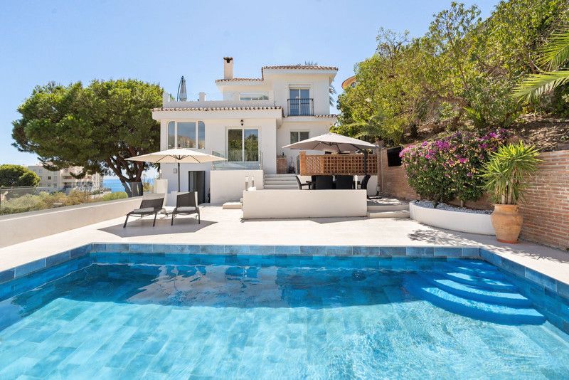 Property photo 1 of 43