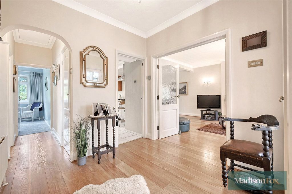 Property photo 3 of 28 Picture No. 09