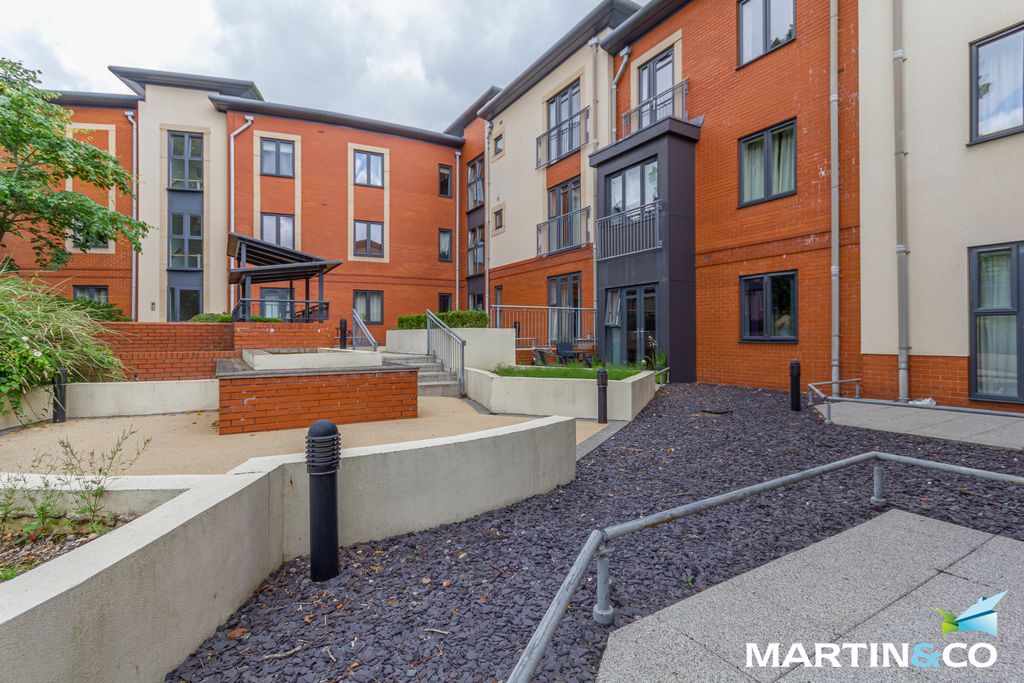 Property photo 1 of 8