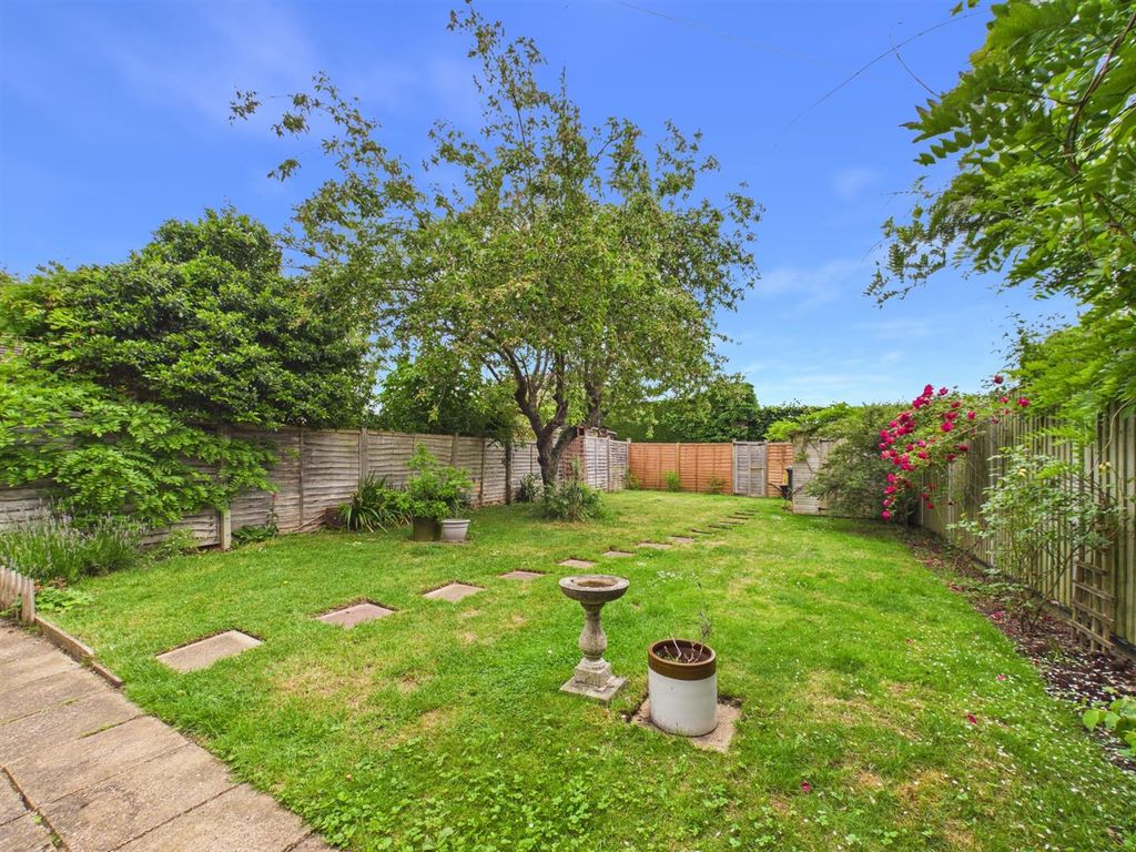 Property photo 3 of 15 Garden