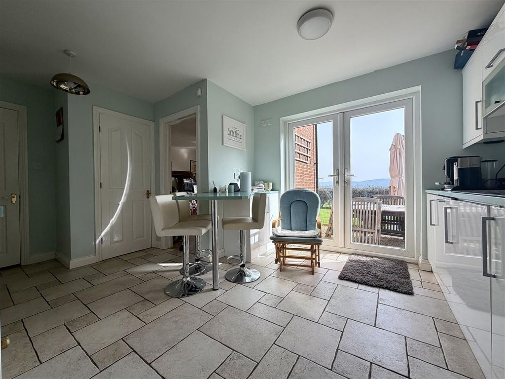 Property photo 2 of 24