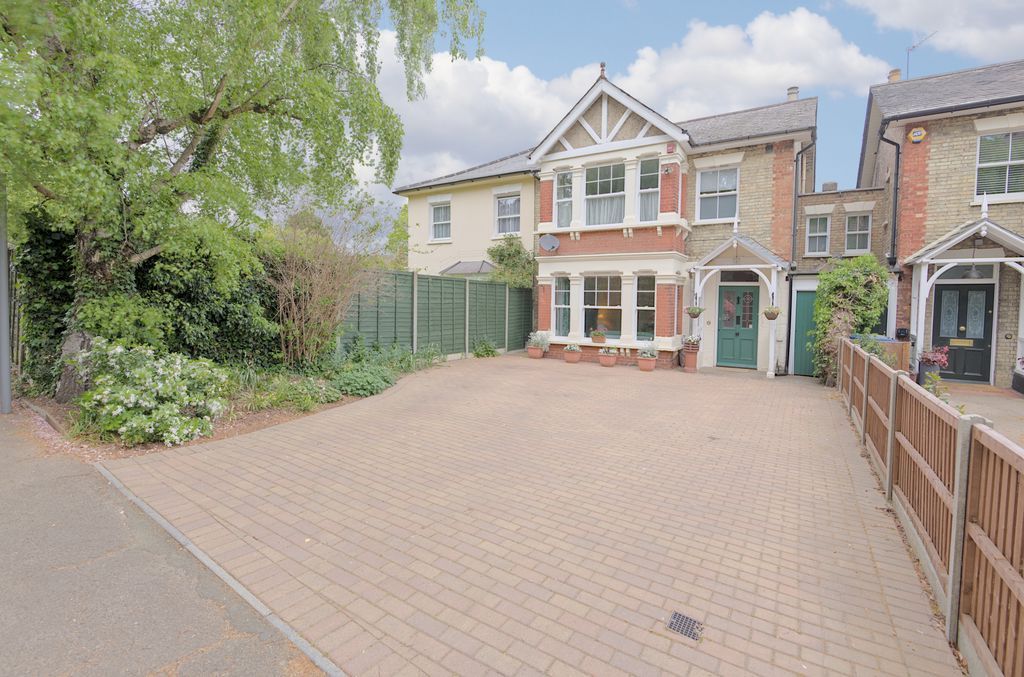 Property photo 1 of 18 Photo 8