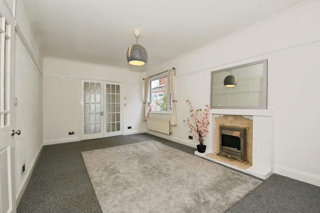 Property photo 3 of 20 Pbox-Img.Jpg